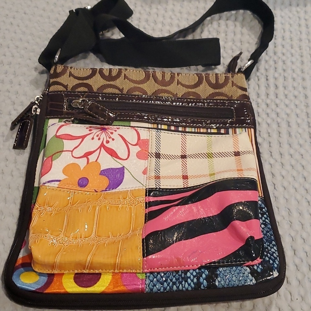 NWOT Adorable Crossbody Bag! (37) - Picture 1 of 7